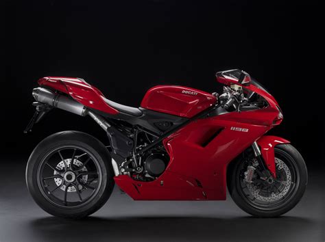 Motorcycle usa rides ducati's latest superbike motorcycle at portimao, portugal with troy bayliss showing us how to properly ride the ducati 1198. 2009 Ducati 1198