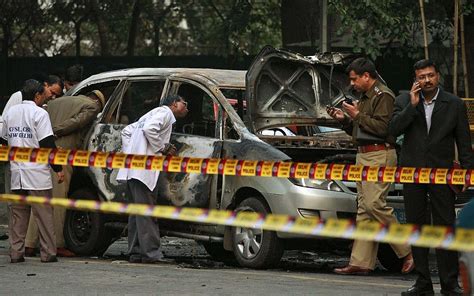 जाने व्यापार, मनोरंजन, बॉलीवुड, खेल सुर्खियां और राजनीति के समाचार । Indian investigators question suspects in Iran over New ...
