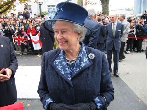 Queens Of England The Sapphire Queen Elizabeth Iis Landmarks The