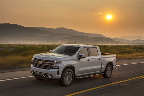 2019 Chevrolet Silverado Vs Gmc Sierra Sibling Differences Compared