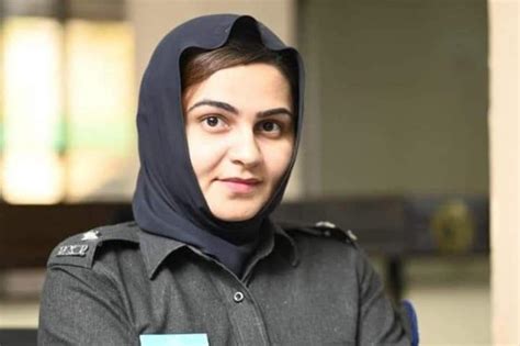 بلوچستان کی پہلی خاتون پولیس افسر پری گل ترین سے ملیے Independent Urdu