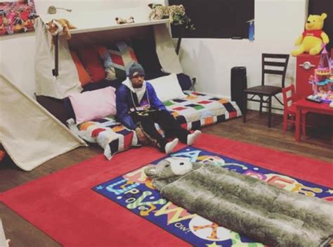 Chris Brown Spent Some Time Alone In Royaltys Bedroom 31 Pictures You Might Capital Xtra