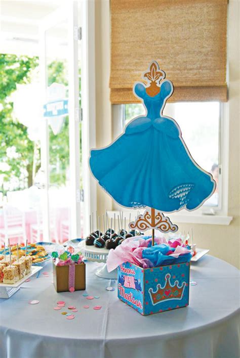 Voir plus d'idées sur le thème disney, travaux manuels disney, disney diy. Idées déco inspirées par Cendrillon Disney - Archzine.fr