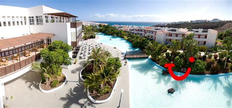 This charming hotel is located in corralejo, in the north of fuerteventura, only 50 m from the beach and next to the natural park of the dunes of corralejo. Fuerteventura Princess (hotel) - Esquinzo - Spanje | TUI