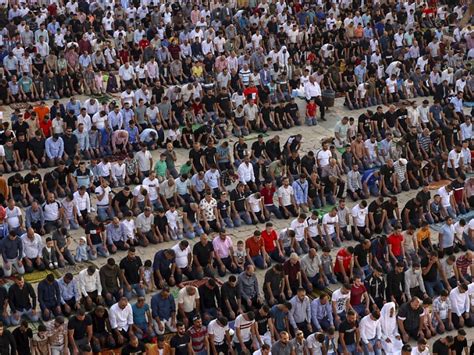 Millionen Muslime Weltweit Feiern Opferfest Eid Al Adha Sn At
