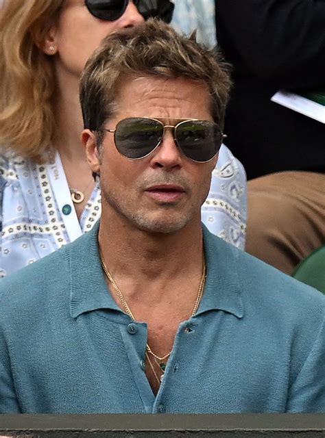 Brad Pitt indossa una polo in maglia che fa impazzire tutti | GQ Italia