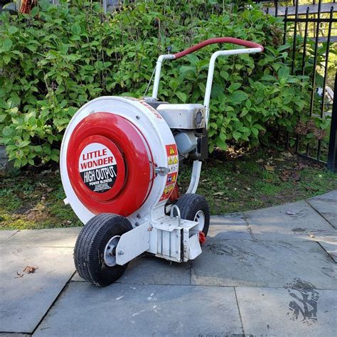 It Is That Time Of Year Little Wonder Leaf Blower With Briggs And Stratton Engine 295