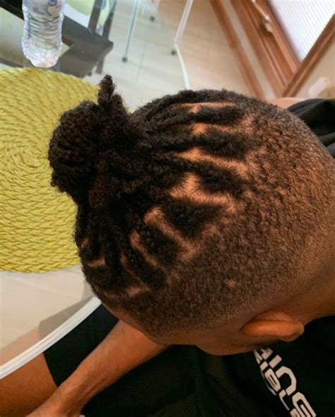 Trail blazers shooting guard cj mccollum is rocking a new hairdo! NBA - Le nouveau style capillaire très changeant de CJ ...