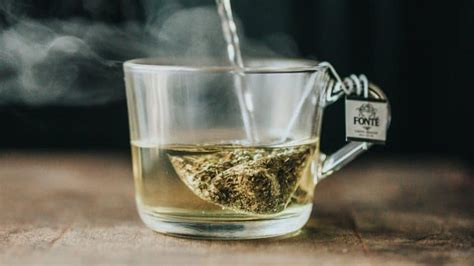 Minum teh hijau dan kopi sebanyak ini bisa mengurangi ...