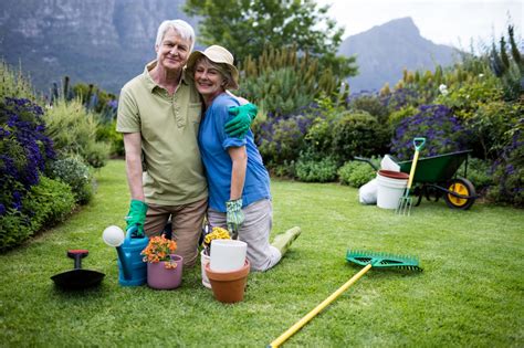 Lawn Maintenance Tips For Seniors That Requires Little Work Yardyum