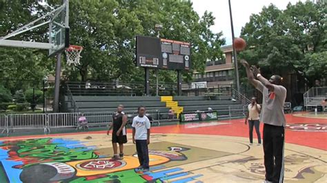 Dominique Wilkins Nba Legend Balls With Kids At Rucker Park