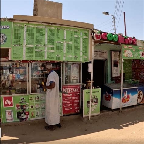 Un Starbucks Au Milieu De Nul Part Egypte