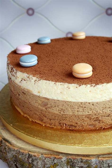 Receta de tarta tres chocolates. La Creme de la Creme: TARTA MOUSSE TRES CHOCOLATES