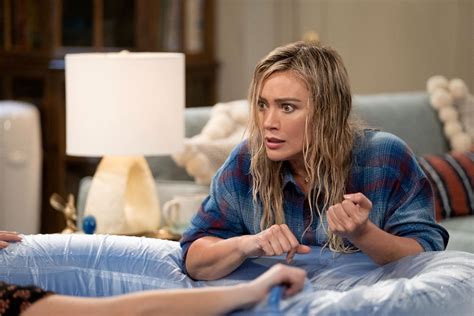 How I Met Your Father Hilary Duff Reveals Sophie Is A Sociopathic Liar In Season 2