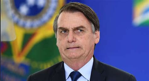 Todas as notícias sobre o presidente jair bolsonaro e a política no brasil! Bolsonaro: "El virus es como una lluvia" | Canal 9 TV