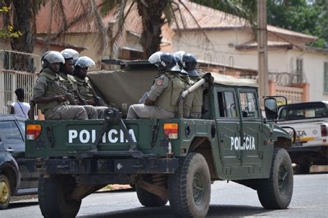 Folha de Maputo Notícias Vida e Lazer Agente da PRM mata a esposa