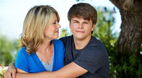 How To Deal With Your Teenage Son The Ultimate Guide