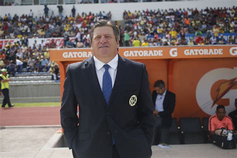 Después de varios meses de especulación, se llegó el día en el que se confirmó a miguel herrera como nuevo estratega de los tigres , dando pie a una nueva etapa. Los escándalos de Miguel Herrera a lo largo de su carrera ...