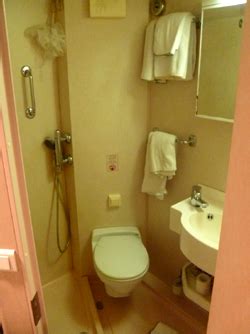 Crew cabin , bunk beds ( courtesy ms. Cruise Ship Jobs - Crew Cabins