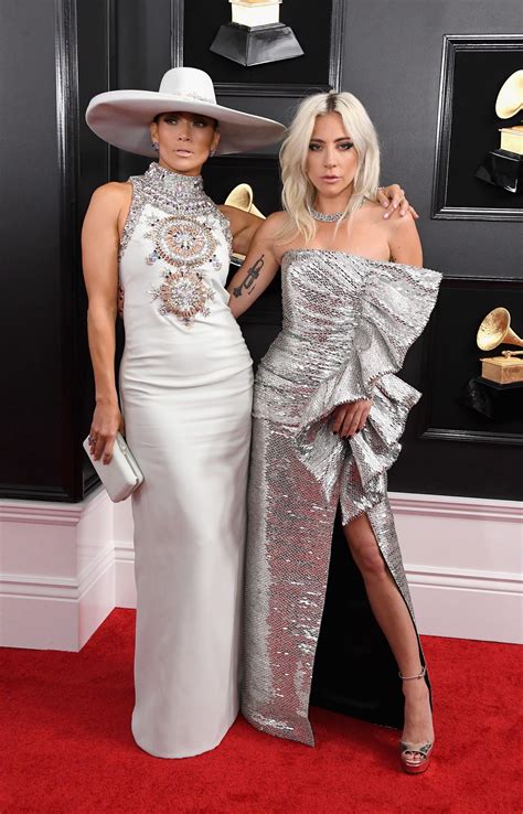 Grammys 2019 Lady Gaga And Jennifer Lopez Pose Together Blow Kisses