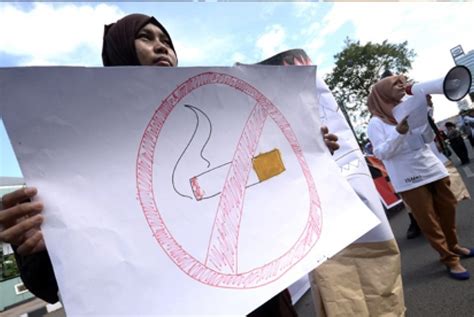 Goodnewsfromindonesia.id merokok tembakau poster larangan merokok merokok berbahaya untuk di ambil dari blog berikut. Poster Larangan Merokok Lukisan / Lukisan Poster Anti Dadah Dan Rokok : Lukisan air terjun ...