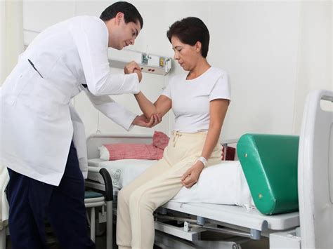 La esclerosis lateral amiotrófica (ela, enfermedad de lou gehrig o de stephen hawking ) es una enfermedad neurodegenerativa progresiva que afecta rápidamente a las neuronas motoras del. Ela Enfermedad Degenerativa - Esclerosis Lateral ...