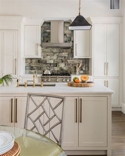 These cabinets are full overlay doors and come with beautiful dovetail drawers and soft closing drawer. Shaker cabinets - Clean, simple, functional and visually ...