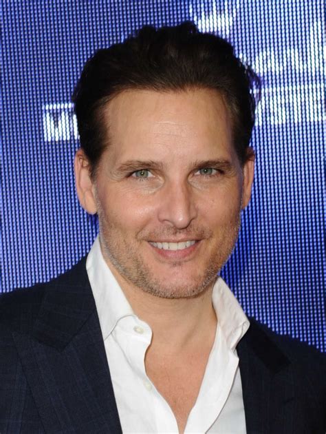Niet zeiken als je zelf het filmpje bekijkt. Peter Facinelli Attends Hallmark Movies and Mysteries ...