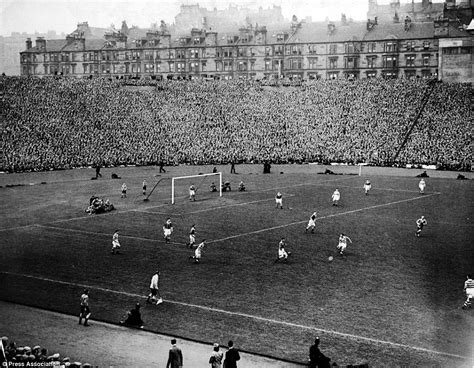 Rekordní účast 149 415 na zápas skotsko proti anglii v roce 1937 je evropským rekordem mezinárodního fotbalového zápasu. How homes of Manchester United, Liverpool, Chelsea ...