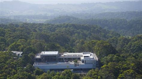 It was purchased for $4.3 million and is already renovated. New photos show Chris Hemsworth's controversial Byron Bay ...