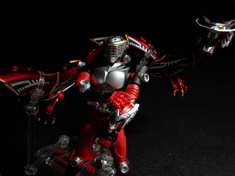 Bandai namco entertainment and toei company own all the material here. Review: S.H.Figuarts Kamen Rider Ryuki & Dragreder | Night ...