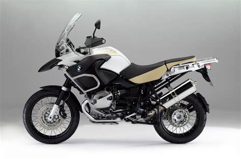 Bmw's versatile new flagship adventure bike the r 1200 gs has arrived, bringing with it some impressive technology — and some radiators. BMW R 1200 GS Adventure specs - 2012, 2013 - autoevolution