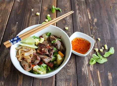 Mar 17, 2021 · summer is all about the fresh tomatoes, and the best salads let their flavors shine through. Asian Summer Salad with Marinated Steak - The Little Epicurean | Recipe | Summer salads, Healthy ...