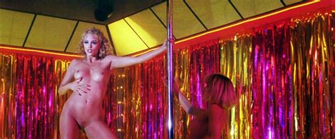 Showgirl Elizabeth Berkley Showing Off Her Pussy