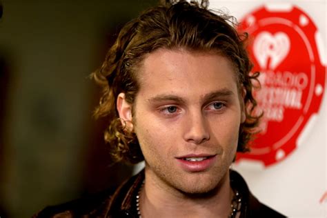 Sexy Luke Hemmings Pictures Popsugar Celebrity Uk Photo 24