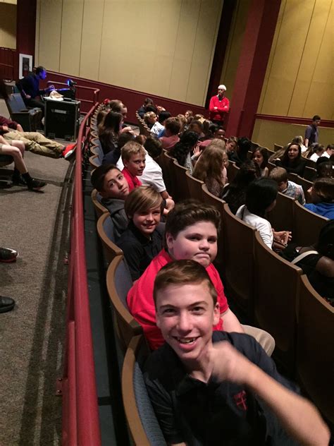 Middle School Students Are On A Field Trip To The Osceola Performing