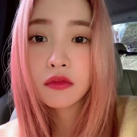 Yeri Icons Red Velvet Joy Red Velvet Hair Makeup