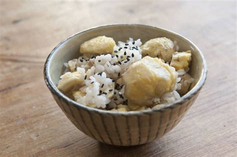Kuri Gohan Chestnut Rice Pop The Peeled Chestnuts In A Bowl Of Fresh