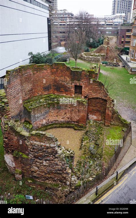 London City Wall Bastion 14 From The Bastion Highwalk City Of London Uk