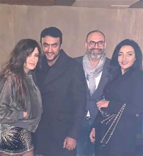 نشر الفنان أحمد العوضي عدة صور تجمعه مع زوجته الفنانة ياسمين عبدالعزيز عبر صفحته الشخصية على موقع التواصل الاجتماعي فيسبوك وكتب تعليقا قائلا الحب. ياسمين عبد العزيز وأحمد العوضي... دويتو مثير للجدل في ...