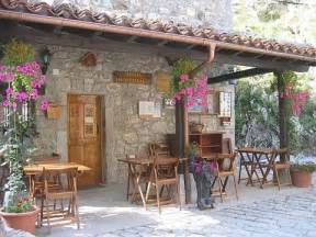 The country house provides guests with a patio, garden views, a. ASTURIAS - Casa rural en Bulnes, en pleno corazón de los ...