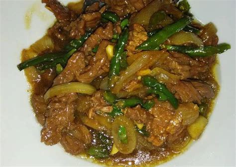 Masakan ini perpaduan antara rasa pedas & sedikit asam.tekstur daging yang empuk membuat masakan ini terasa lebih nikmat. Resep Daging Tumis Cabe Ijo oleh heryaniA - Cookpad