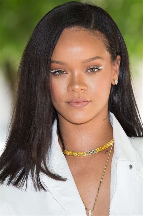 Rihanna Covers British Vogue With Super Thin Eyebrows
