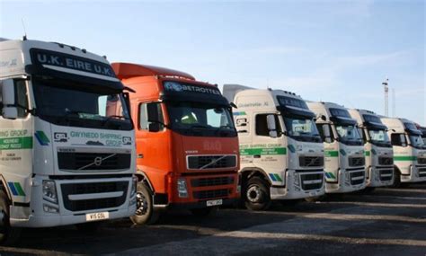 Gambar tentang 10 Jasa Rental Sewa Truk di Semarang Harga Harian Box Dump 