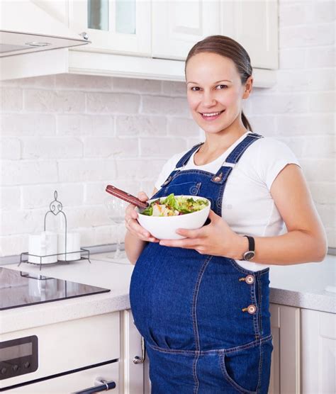 Pregnant Woman With Healthy Food In Kitchen Stock Image Image Of Domestic Freshness 49091407