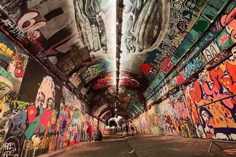 London Leake Street Banksy Tunnel Cool Graffiti Art Tunnel