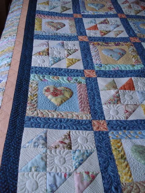 The Nifty Stitcher: Frame Quilting - Floral Hearts Quilt