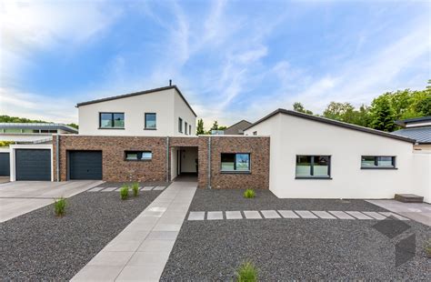 Um zu erfahren, wie viel sie ihr traumhaus kosten würde, musste die baufamilie also auf ein angebot von meisterstück haus warten. Generationenhaus von Meisterstück-HAUS | komplette ...