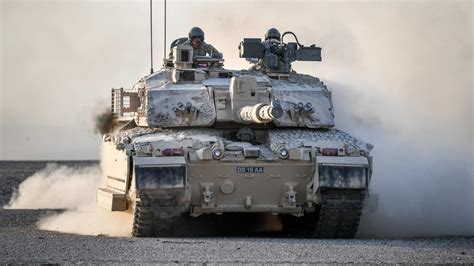 Uk Should Send Challenger 2 Tanks To Ukraine Says Defence Committee Chief