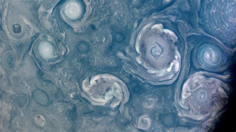 Nasas Juno Mission Shares Hypnotic Picture Of Jupiters Swirling